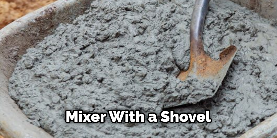 Mixer With a Shovel